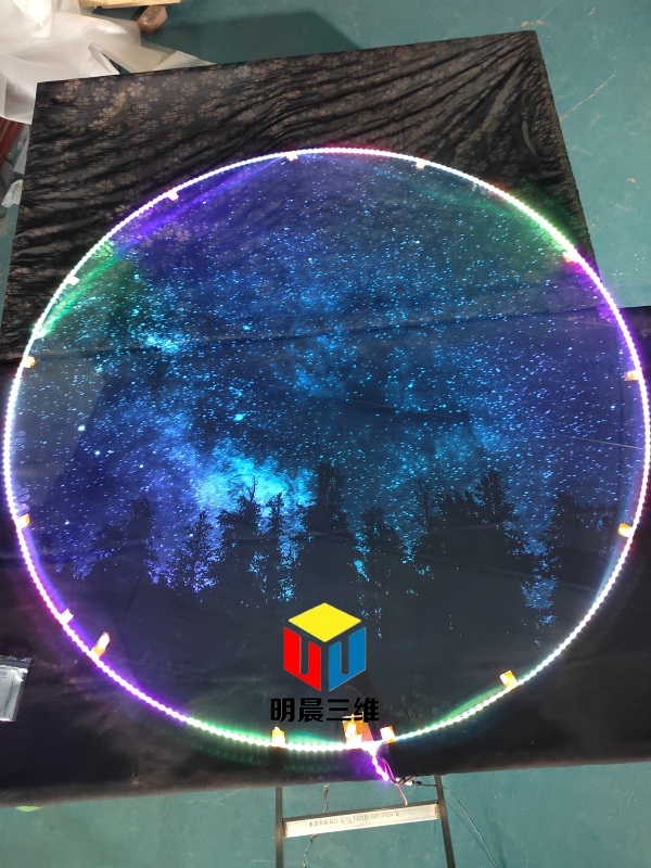 光入琉璃：激光內雕里的時空褶皺